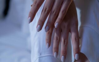 manicure, pedicure, nail shapes, nail colors, nail palettes, nail salon, nails tutorial, nail tutorial, best nail shape, oval nails, almond nails, french nails, luxury nails, vip nails, star nails, celebrity nails, diamond nails, hollywood nails, pro nails, lovely nails